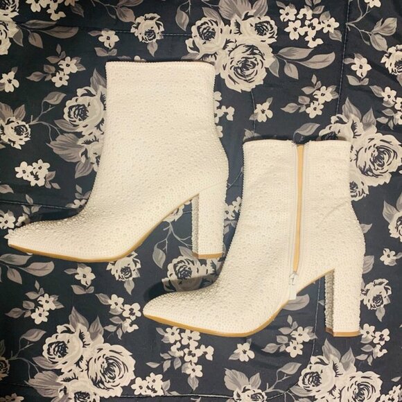 NEW-Top Moda White Textured Ankle Boots SZ 9 - Picture 2 of 8